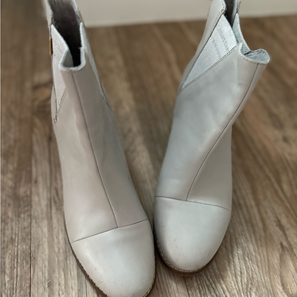 Size 8 Gray Ankle Boots for Women